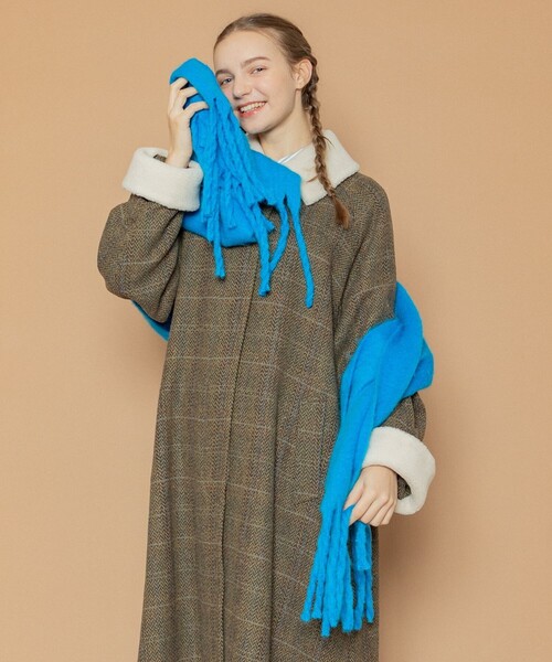 FREAK'S STORE（フリークスストア）の「ボリューム フリンジ マフラー（マフラー・レディース・ブラック/オフホワイト/ピンク/ブルー・ONE SIZE）」の3枚目の写真