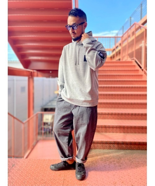 CAMP7（キャンプセブン）の「【CAMP7】バッグエンボスロゴフードスウェットパーカー（パーカー・メンズ・ブラック/オフホワイト/グレー・XL/M/S/L）」の16枚目の写真