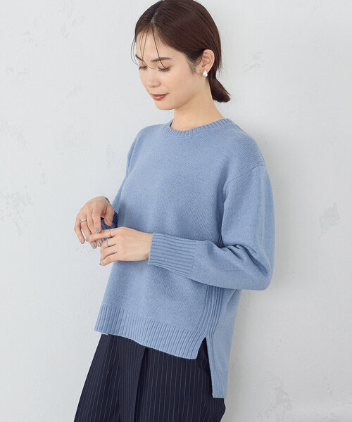 COMME CA ISM(コムサイズム)の「クルーネック カラーニット(ニット/セーター・レディース・パープル系/グリーン/ベージュ/ブラック/サックスブルー/チャコール/グレー/ブルー/ホワイト/ピンク・MEDIUM/LARGE)」の8枚目の写真