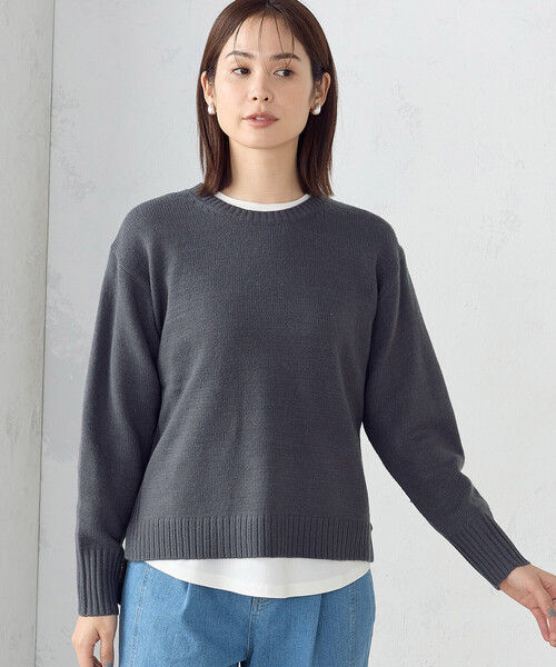 COMME CA ISM(コムサイズム)の「クルーネック カラーニット(ニット/セーター・レディース・パープル系/グリーン/ベージュ/ブラック/サックスブルー/チャコール/グレー/ブルー/ホワイト/ピンク・MEDIUM/LARGE)」の4枚目の写真