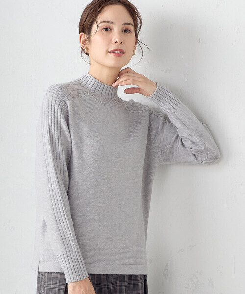 COMME CA ISM(コムサイズム)の「クルーネック カラーニット(ニット/セーター・レディース・パープル系/グリーン/ベージュ/ブラック/サックスブルー/チャコール/グレー/ブルー/ホワイト/ピンク・MEDIUM/LARGE)」の11枚目の写真