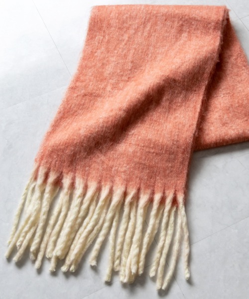 me+em select（ミームセレクト）の「※【 ３color 】ふわふわバイカラーフリンジボリュームマフラー（マフラー・レディース・オレンジ/ブルー/ミント・FREE）」の6枚目の写真