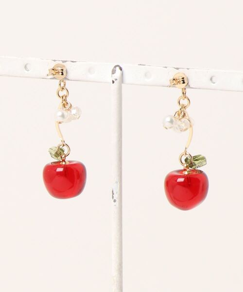 tone（トーン）の「【Arivenalice】【ZOZOTOWN限定】ゆらゆらりんごのフラワーピアス(MA)（ピアス（両耳用）・レディース・レッド・FREE）」の4枚目の写真