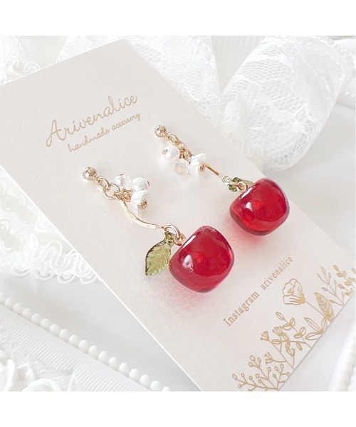 tone（トーン）の「【Arivenalice】【ZOZOTOWN限定】ゆらゆらりんごのフラワーピアス(MA)（ピアス（両耳用）・レディース・レッド・FREE）」の2枚目の写真
