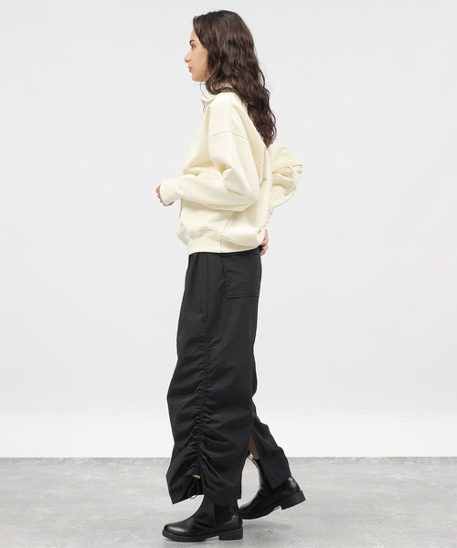 LAKOLE（ラコレ）の「ハーフジップスウェットプルオーバー / 985813（スウェット・レディース・グレー/アイボリー/チャコールグレー・SMALL/MEDIUM）」の5枚目の写真