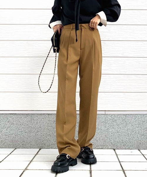 Q（キュー）の「ツータックマニッシュパンツ（その他パンツ・レディース・キャメル/チャコールグレー・SMALL/MEDIUM）」の3枚目の写真
