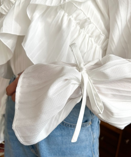 moment+(モーメントプラス)の「【累計販売枚数3万枚突破!】ドビーストライプマルチウェイオフショルフリルリボンショート丈長袖ブラウス(シャツ/ブラウス・レディース・オフホワイト/サックスブルー/ブラック/ピンク/イエロー/ボルドー/ブラウン/ネイビー・M/L)」の14枚目の写真