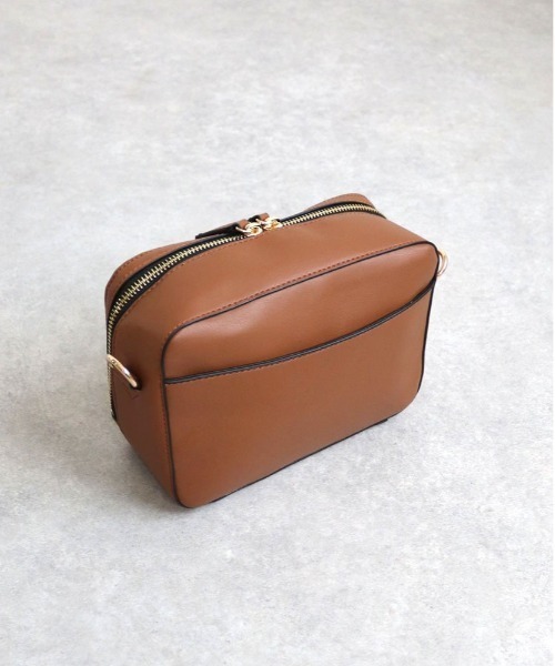 MIAN (ミアン)の「BELLIS / スクエアショルダーバッグ(ショルダーバッグ・レディース・ブラック/サックスブルー/ブラウン/アイボリー・FREE)」の12枚目の写真