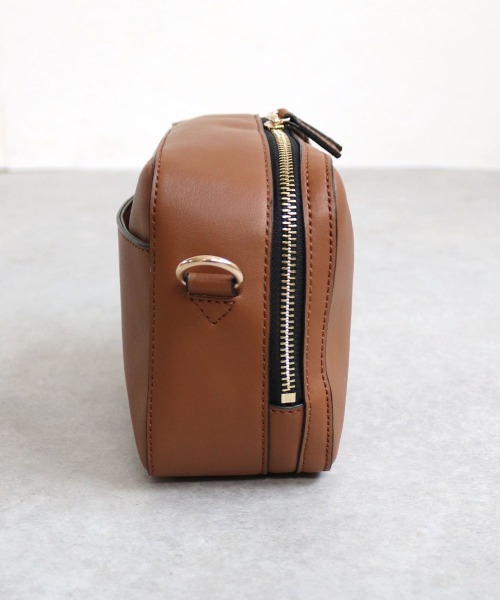 MIAN (ミアン)の「BELLIS / スクエアショルダーバッグ(ショルダーバッグ・レディース・ブラック/サックスブルー/ブラウン/アイボリー・FREE)」の13枚目の写真