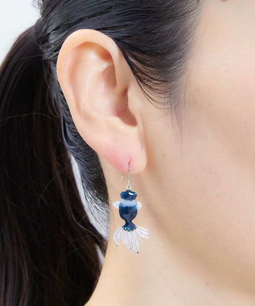 gargle(ガーグル)の「gargle ガーグル:JAPANシリーズ 出目金 ピアス(ピアス(両耳用)・レディース・ブラック/レッド・FREE)」の2枚目の写真
