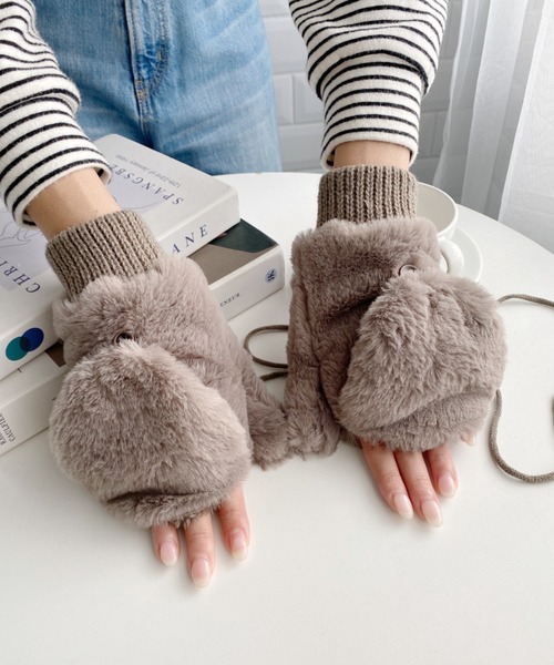 wears(ウェアーズ)の「【スマホ対応】ファーミトン(手袋・レディース・ブラック/アイボリー/グレイッシュベージュ/ベージュ・FREE)」の20枚目の写真