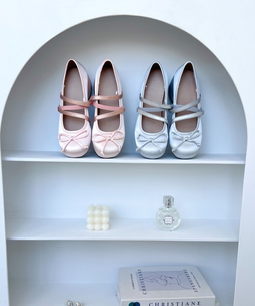 Loueme(ルエム)の「レースアップリボンヒールバレエシューズ(パンプス・レディース・ピンク/シルバー・24.5cm/23.5cm)」の3枚目の写真