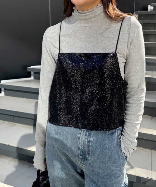 fredy emue（フレディエミュ）の「スパンコールキャミビスチェ（シャツ/ブラウス・レディース・シルバー/ブラック/サックスブルー・38）」の2枚目の写真