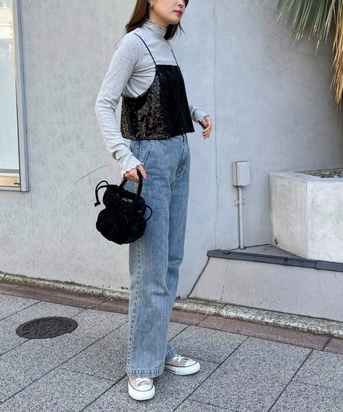 fredy emue（フレディエミュ）の「スパンコールキャミビスチェ（シャツ/ブラウス・レディース・シルバー/ブラック/サックスブルー・38）」の4枚目の写真