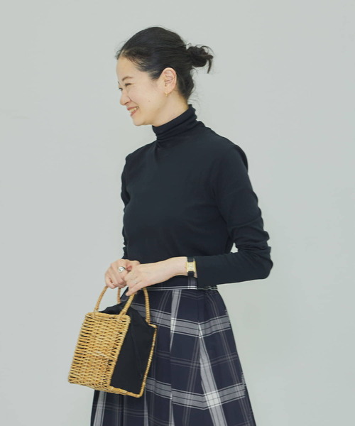 かぐれ（カグレ）の「ハイツイストコットンタートルカットソー（T