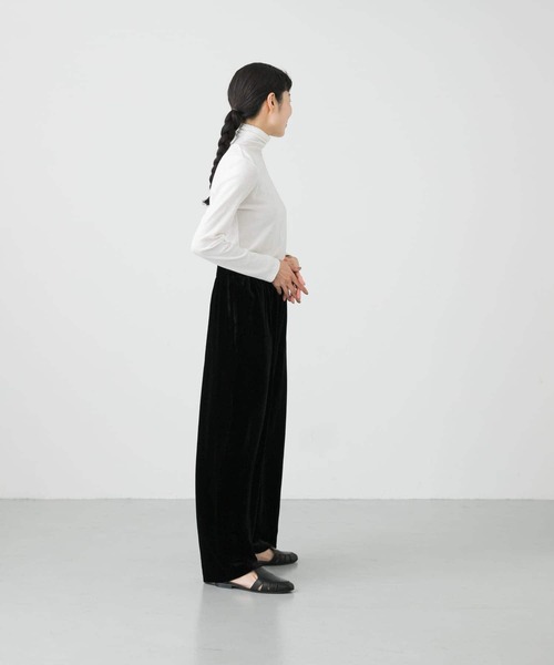 かぐれ（カグレ）の「ハイツイストコットンタートルカットソー（T