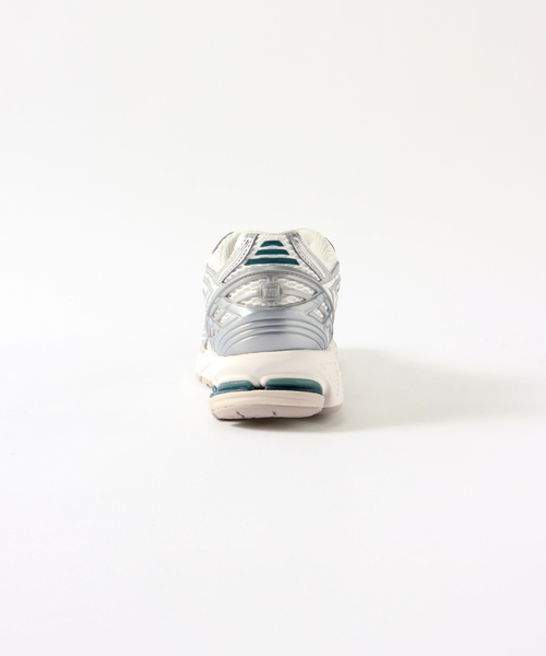 NEW BALANCE(ニューバランス)の「《WEB限定》【New Balance / ニューバランス】M1906R EE(スニーカー・メンズ・シルバー・26cm/26.5cm/27cm/27.5cm/28cm)」の15枚目の写真