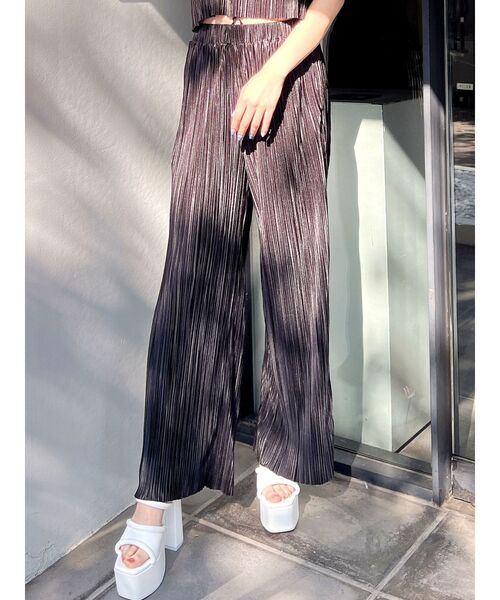 GYDA（ジェイダ）の「サテンプリーツワイドパンツ（その他パンツ・レディース・ライトグレー/ブラック/その他1・FREE）」の2枚目の写真