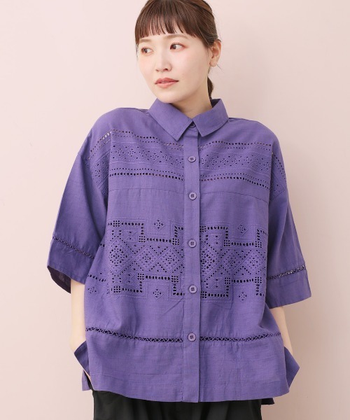 チチカカ（チチカカ）の「Rico カットワークエンブロイダリーシャツ（シャツ/ブラウス・レディース・ブラック/パープル/ナチュラル・FREE）」の3枚目の写真