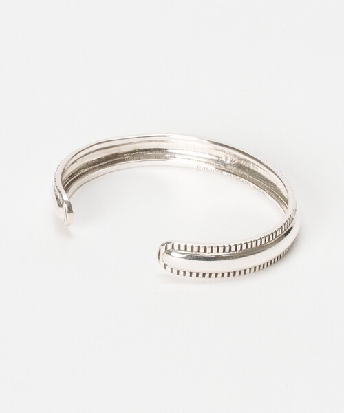 PHILIPPE AUDIBERT（フィリップ オーディベール）の「【PHILIPPE AUDIBERT(フィリップオーディベール)】 JAKE BRACELET（バングル/リストバンド・レディース・シルバー・2）」の2枚目の写真