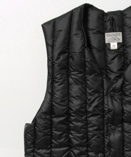 Rocky Mountain FeatherBed(ロッキー マウンテン フェザーベッド)の「ROCKY MOUNTAIN FEATHERBED / V-ネック ダウンベスト(ダウンベスト・メンズ・ブラック/ネイビー・38/36)」の13枚目の写真