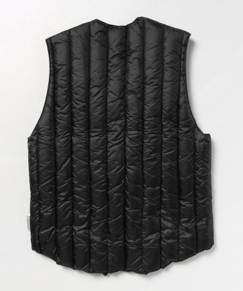 Rocky Mountain FeatherBed(ロッキー マウンテン フェザーベッド)の「ROCKY MOUNTAIN FEATHERBED / V-ネック ダウンベスト(ダウンベスト・メンズ・ブラック/ネイビー・38/36)」の15枚目の写真