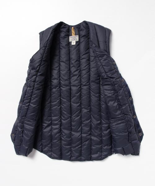 Rocky Mountain FeatherBed(ロッキー マウンテン フェザーベッド)の「ROCKY MOUNTAIN FEATHERBED / V-ネック ダウンベスト(ダウンベスト・メンズ・ブラック/ネイビー・38/36)」の9枚目の写真