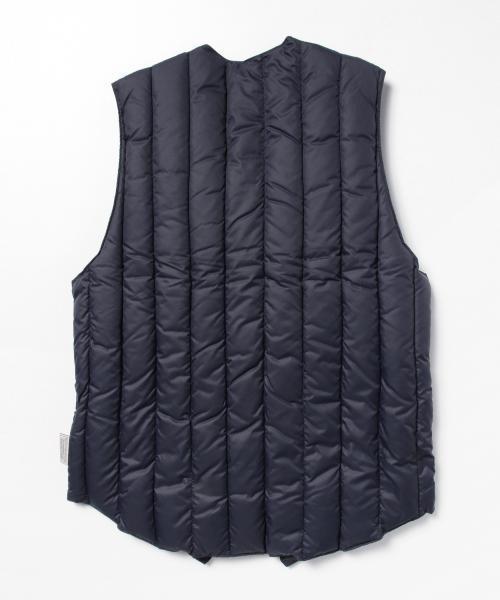 Rocky Mountain FeatherBed(ロッキー マウンテン フェザーベッド)の「ROCKY MOUNTAIN FEATHERBED / V-ネック ダウンベスト(ダウンベスト・メンズ・ブラック/ネイビー・38/36)」の10枚目の写真
