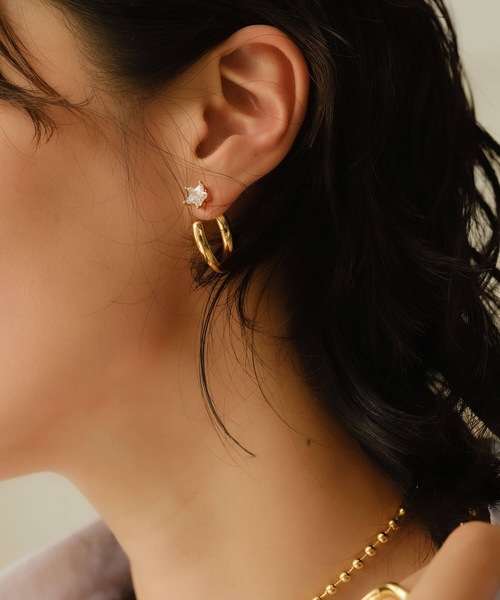 ANOH（アノー）の「スタービジューフープピアス（ピアス（両耳用）・レディース・ゴールド/シルバー・FREE）」の2枚目の写真