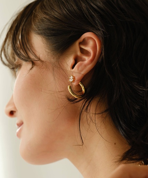 ANOH（アノー）の「スタービジューフープピアス（ピアス（両耳用）・レディース・ゴールド/シルバー・FREE）」の7枚目の写真