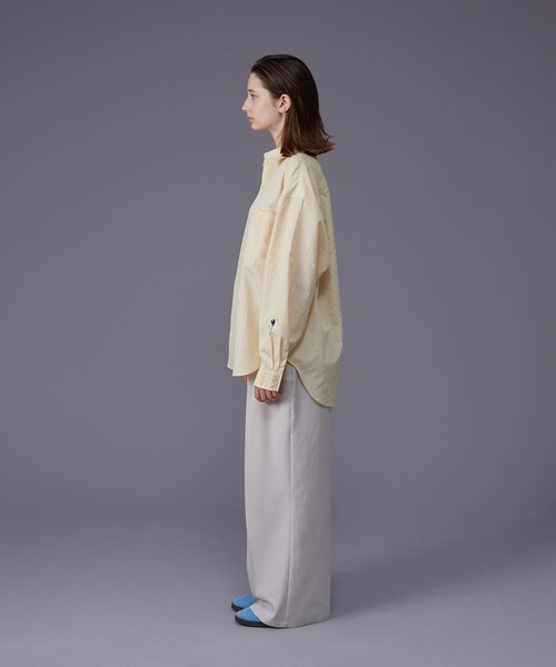 ONCILY（オンシェリー）の「HEART EMBROIDERY STRIPE SHIRT