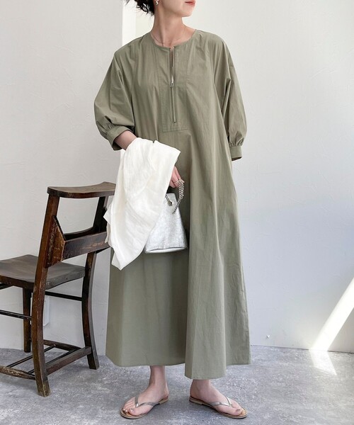 fredy emue（フレディエミュ）の「タイプライターハーフZIPワンピース（ワンピース・レディース・カーキ/サックスブルー/ブラック・38）」の18枚目の写真