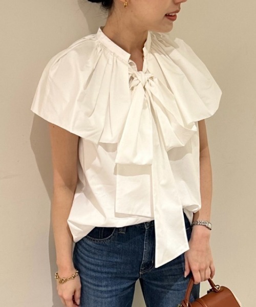 Mila Owen（ミラオーウェン）の「スタンドカラーラッフルボウタイブラウス【手洗い可能】（Tシャツ/カットソー・レディース・ドット/ホワイト/ブラック・1/0）」の2枚目の写真