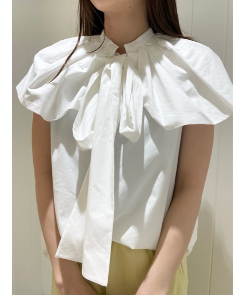 Mila Owen（ミラオーウェン）の「スタンドカラーラッフルボウタイブラウス【手洗い可能】（Tシャツ/カットソー・レディース・ドット/ホワイト/ブラック・1/0）」の20枚目の写真