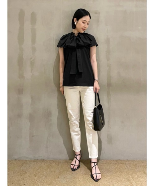 Mila Owen（ミラオーウェン）の「スタンドカラーラッフルボウタイブラウス【手洗い可能】（Tシャツ/カットソー・レディース・ドット/ホワイト/ブラック・1/0）」の17枚目の写真