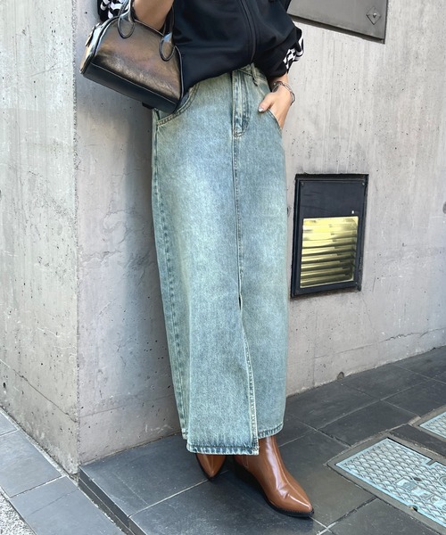 Futier land(フューティアランド)の「フロントスリットデニムロングスカート(デニムスカート・レディース・ライトブルー・MEDIUM/LARGE)」の5枚目の写真