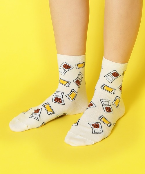 PUNYUS（プニュズ）の「フード総柄ソックス（ソックス/靴下・レディース・レッド/ブラウン/ブラック・FREE）」の2枚目の写真