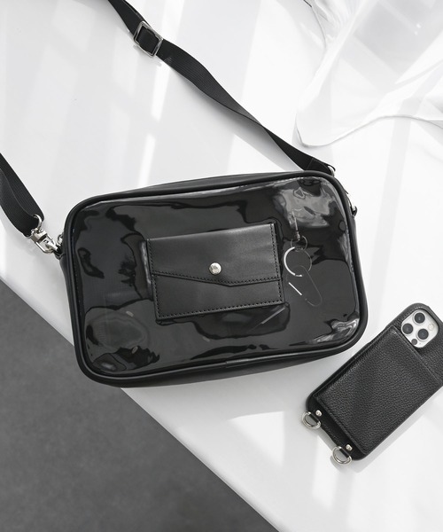 An+u(アンユー)の「PVCショルダーバッグ(ショルダーバッグ・レディース・ホワイト/ブラック・ONE SIZE)」の1枚目の写真