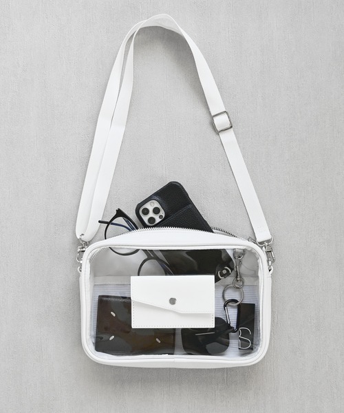 An+u(アンユー)の「PVCショルダーバッグ(ショルダーバッグ・レディース・ホワイト/ブラック・ONE SIZE)」の3枚目の写真