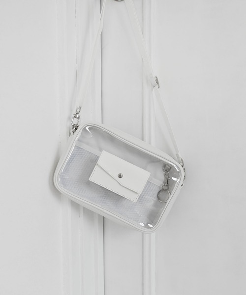 An+u(アンユー)の「PVCショルダーバッグ(ショルダーバッグ・レディース・ホワイト/ブラック・ONE SIZE)」の6枚目の写真