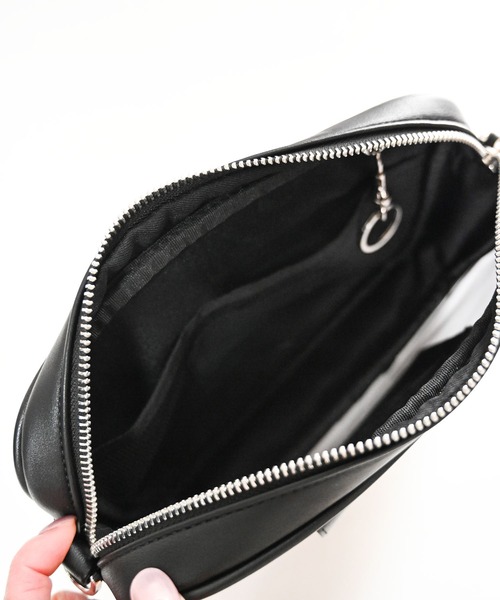 An+u(アンユー)の「PVCショルダーバッグ(ショルダーバッグ・レディース・ホワイト/ブラック・ONE SIZE)」の8枚目の写真