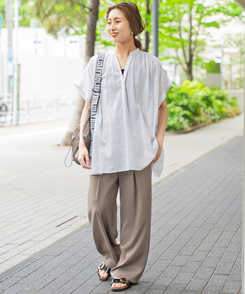 Spick & Span(スピックアンドスパン)の「コットンリネンギャザーフレンチスリーブシャツ(シャツ/ブラウス・レディース・オレンジ/ネイビー/ホワイト/ベージュ・FREE)」の10枚目の写真