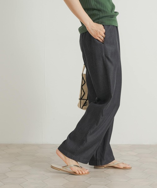 URBAN RESEARCH DOORS（アーバンリサーチドアーズ）の「リヨセルデニムイージーパンツ（デニムパンツ・レディース・インディゴブルー/ブラック・MEDIUM/SMALL）」の7枚目の写真