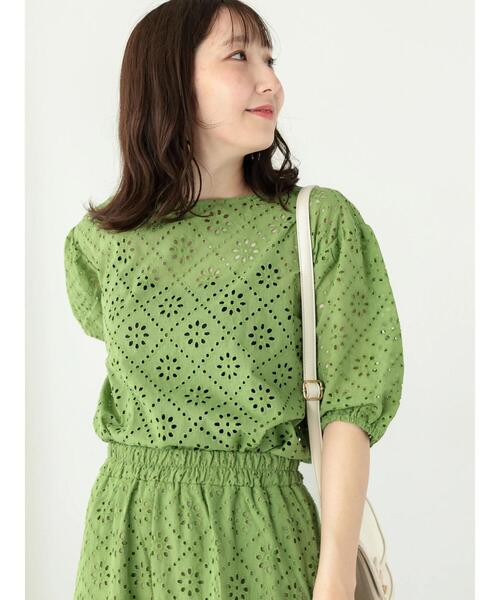 Te chichi TERRASSE（テチチテラス）の「【セットアップ可】カットワークレースボリューム袖ブラウス（シャツ/ブラウス・レディース・グリーン/オフホワイト/ブラック・F）」の4枚目の写真