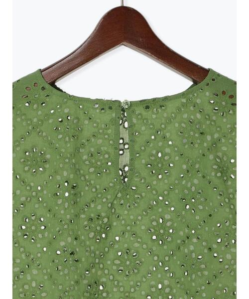 Te chichi TERRASSE（テチチテラス）の「【セットアップ可】カットワークレースボリューム袖ブラウス（シャツ/ブラウス・レディース・グリーン/オフホワイト/ブラック・F）」の18枚目の写真