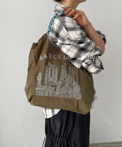 210nouve（トゥージュヌーブ）の「デザイン 刺繍 マーケット トートバッグ（トートバッグ・レディース・ゴールド/シルバー/カーキ/パープル/ブルー/ベージュ/ホワイト/ブラック/ゼブラ/ネイビー/ブラウン系その他/グリーン系その他/ベージュ系その他/パープル系その他/ワインレッド/ブルーグリーン/オリーブ/ライトベージュ/ダークグリーン/グレー系3/ネイビー系1/ピンク系1/ピンク系2/グレー系2/ブラウン系1/ブラウン系2/ブラック系2/ネイビー系2/ネイビー系/ホワイト系/オレンジ系その他/カーキ系2/ベージュ系1/カーキ系1/ベージュ系2/グレー系その他・FREE）」の16枚目の写真