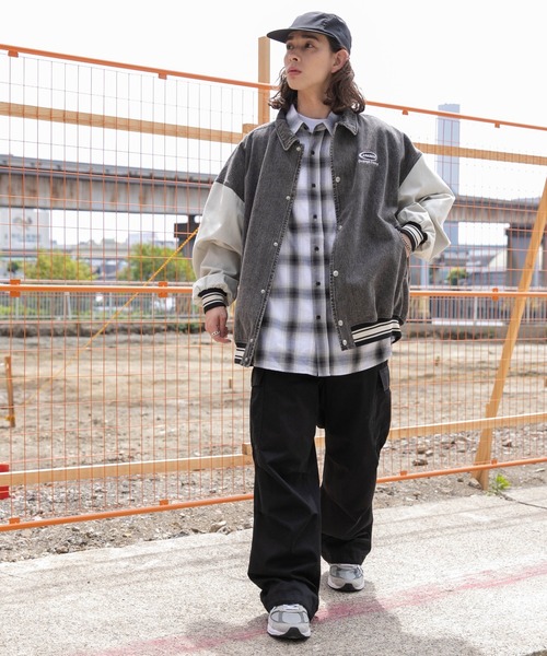 WEGO（ウィゴー）の「WEGO/デニムスタジャン（デニムジャケット・メンズ・ブラック/ライトインディゴブルー・MEDIUM/LARGE）」の3枚目の写真