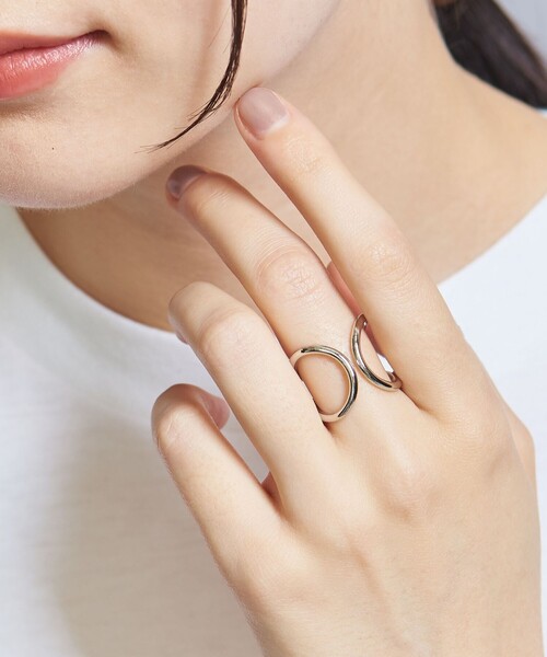 BEAUTY&YOUTH UNITED ARROWS（ビューティーアンドユースユナイテッドアローズ）の「メタル ヘンケイ リング（リング・レディース・シルバー/ゴールド・12）」の2枚目の写真