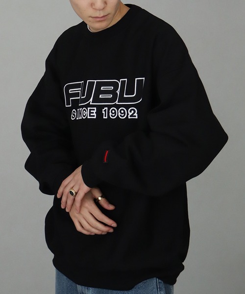 FUBU( フブ)の「【FUBU/フブ】Classic Logo Sweat/クラシックロゴ クルーネックスウェット(スウェット・メンズ・ブラック/ブラウン/イエロー/アッシュグレー・M/L/XL)」の1枚目の写真