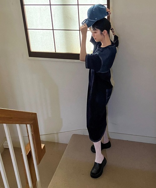 AS KNOW AS plus(アズノゥアズプラス)の「◎ダブルポケット 天竺とデニム切り替えワンピ―ス(ワンピース・レディース・カーキ/チャコールグレー/ネイビー・FREE)」の12枚目の写真